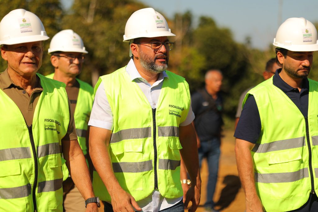 Governador Wilson Lima destina fomento para mais de mil famílias do setor primário nos ramais da Cooperativa e do Pau Rosa Informe Manaus Fomento Pau Rosa Foto Diego Peres Secom 1 1024x682 1