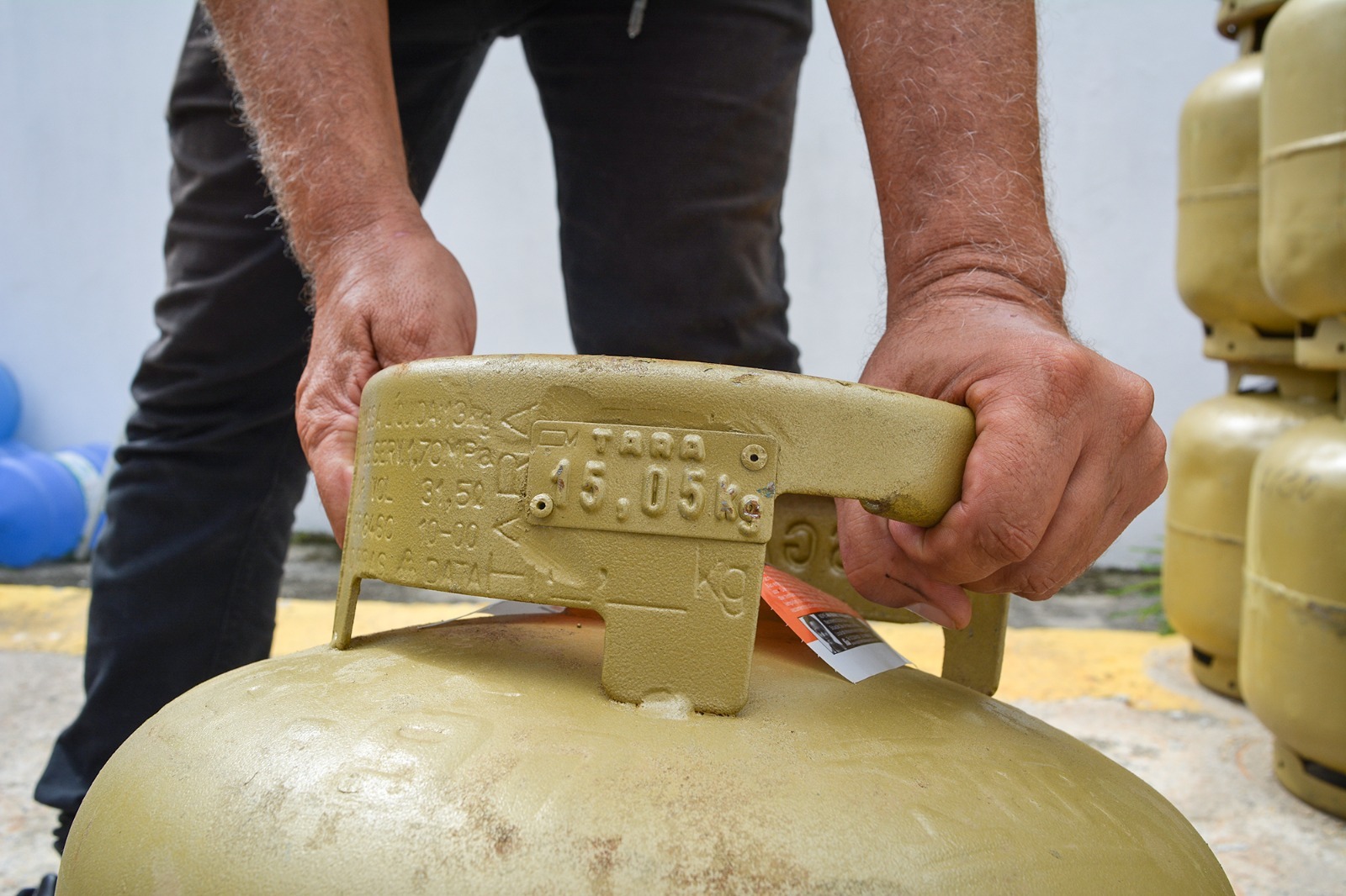 Pesquisa de gás de cozinha em Manaus mostra variação de preços entre botijões e orienta consumidor