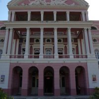 Teatro Amazonas terá visitação reduzida na sexta; museus e palácios reabrem no fim de semana